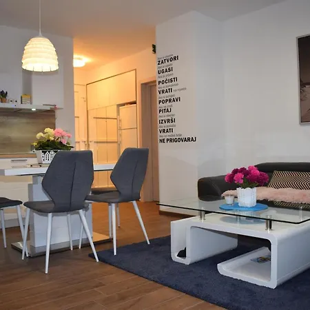 Trixi Apartmán *