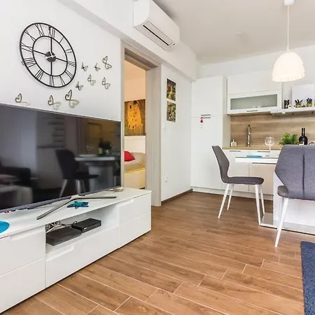 Trixi Apartmán Pula