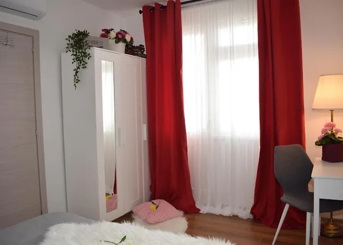 Trixi 아파트 풀라