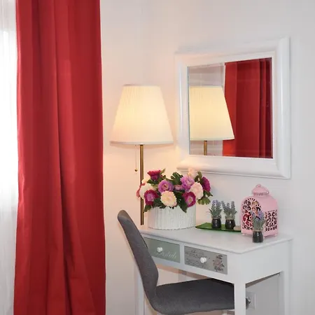 Trixi Apartment *